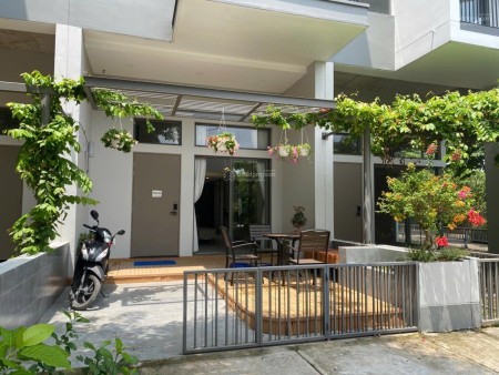 Cho thuê Nhà mới hoàn thiện nội thất trong khu biệt lập (compound) The Standard
