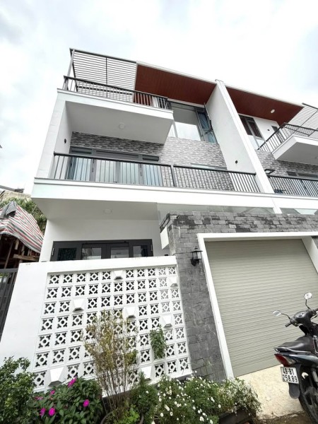 Cho thuê nhà mới xây có nội thất Vạn Thành P5 Đà Lạt giá 15tr