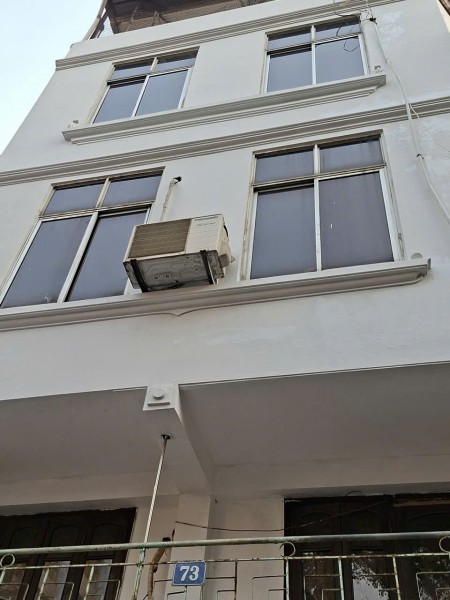 Cho thuê cửa hàng mặt phố Lê Văn Hưu Hà Nội
