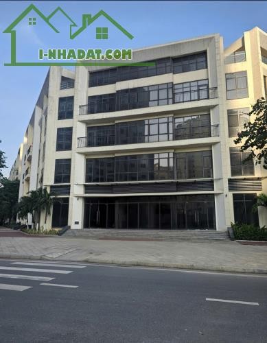 Cho thuê nhà căn góc, Lê Văn Lương, Khuất Duy Tiến; 103m2* 5T -47 tr