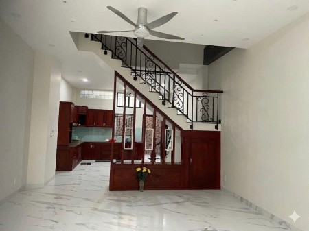 Nhà mới 1 Trệt 3 Lầu 5x20m 4 Phòng 5 wc KDC Văn Lang Phạm Hùng Nối Dài Giá 25 Triệu