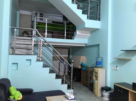 Cho thuê nhà Nguyên Căn Nguyễn Văn Cừ- 4 ngủ- sát phố -Full Nt-9tr/tháng