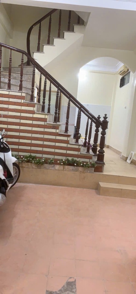 Cho thuê nhà riêng 34m2 - 4 ngủ - phố Bạch Mai, Hai Bà Trưng, Hà Nội.