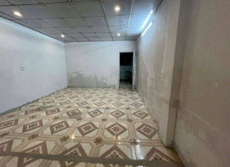 CHO THUÊ NHÀ C4-70 M CÓ SÂN ĐỂ Ô TÔ - PHÚ VIÊN - BỒ ĐỀ - LONG BIÊN - 6triệu/ tháng