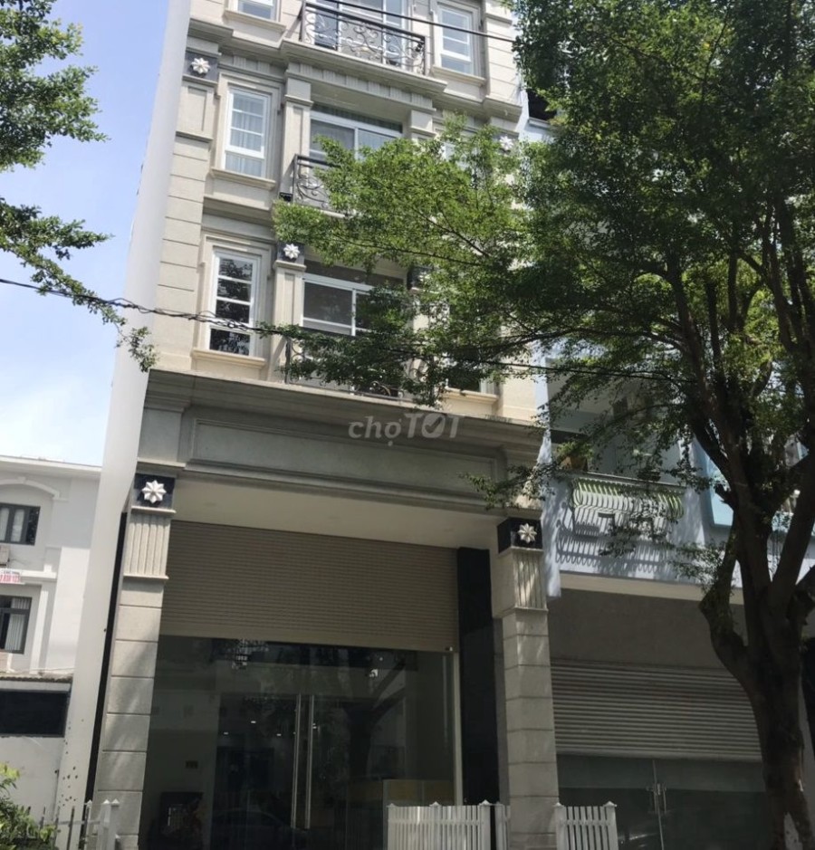 Cho thuê nhà nguyên căn có thang máy, 4 tầng lầu đường Cao Triều Phát, Tân Phong, Quận 7