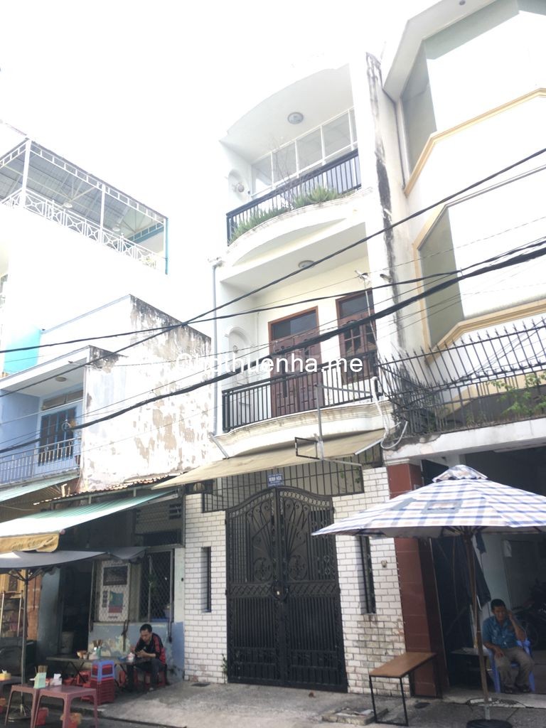 Cho thuê nhà nguyên căn 2 lầu tại Tân Bình ngay trên đường Lê Minh Hoàng khu dân cư vị trí dễ tìm