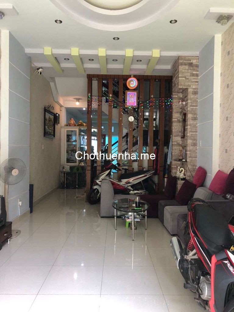 Cho thuê nhà mặt tiền đường 1 trệt 3 lầu tại Tân Phong Quận 7. Khách quan tâm lh: 0906377079 Hoa