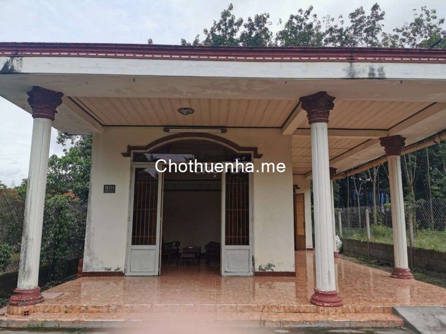Nhà cấp 4 nguyên căn 200m2 cho thuê tại Phước Vĩnh An huyện Củ Chi sân hè rộng rãi