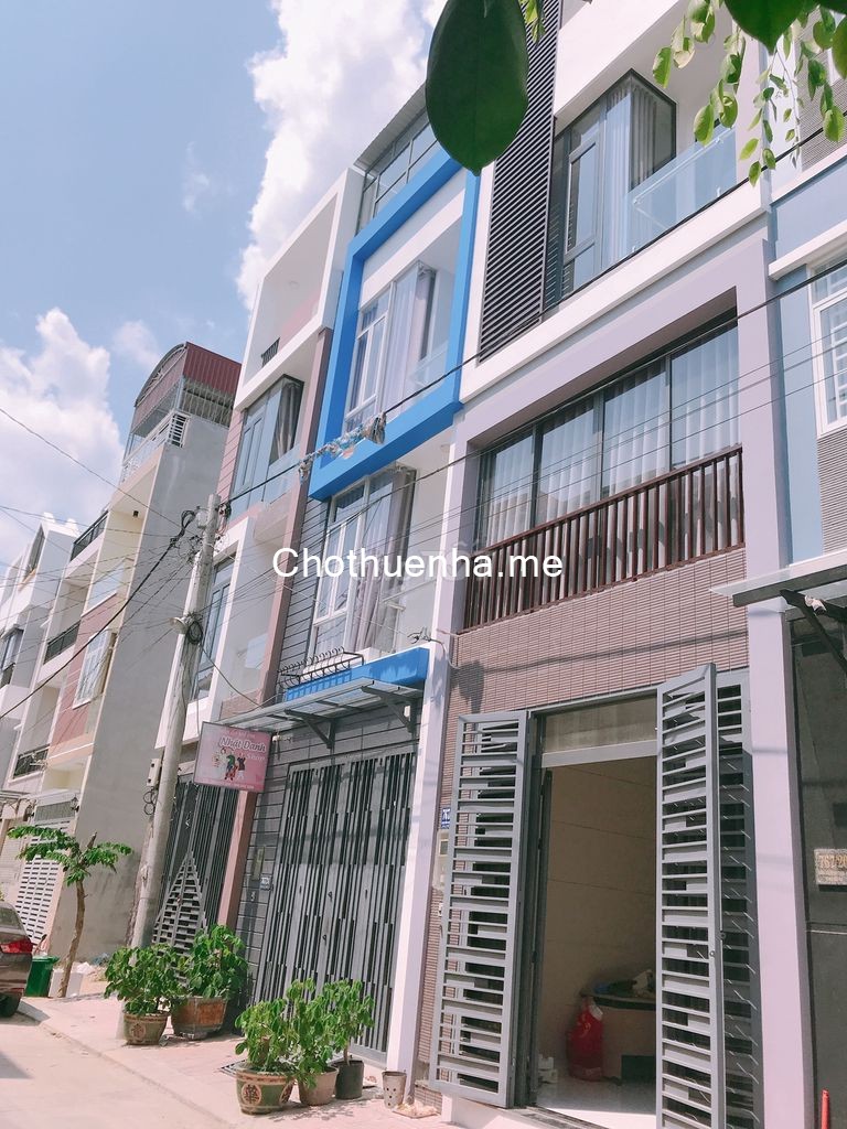 Cho thuê nhà phố liền kề siêu đẹp tại Nguyễn Duy Trinh Quận 2. Dtsd 180m2. Giá Thuê 19 triệu/tháng