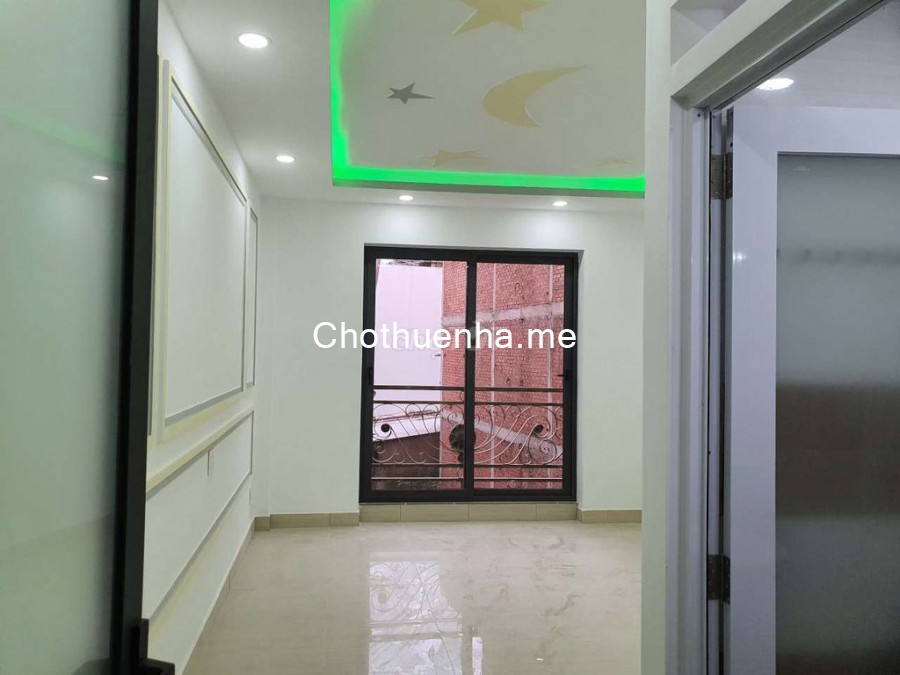 Cho thuê nhà nguyên căn 1 trệt 3 lầu tại Hoa Đào Phú Nhuận, Nhà mới, Đang trống, dọn vào ở ngay