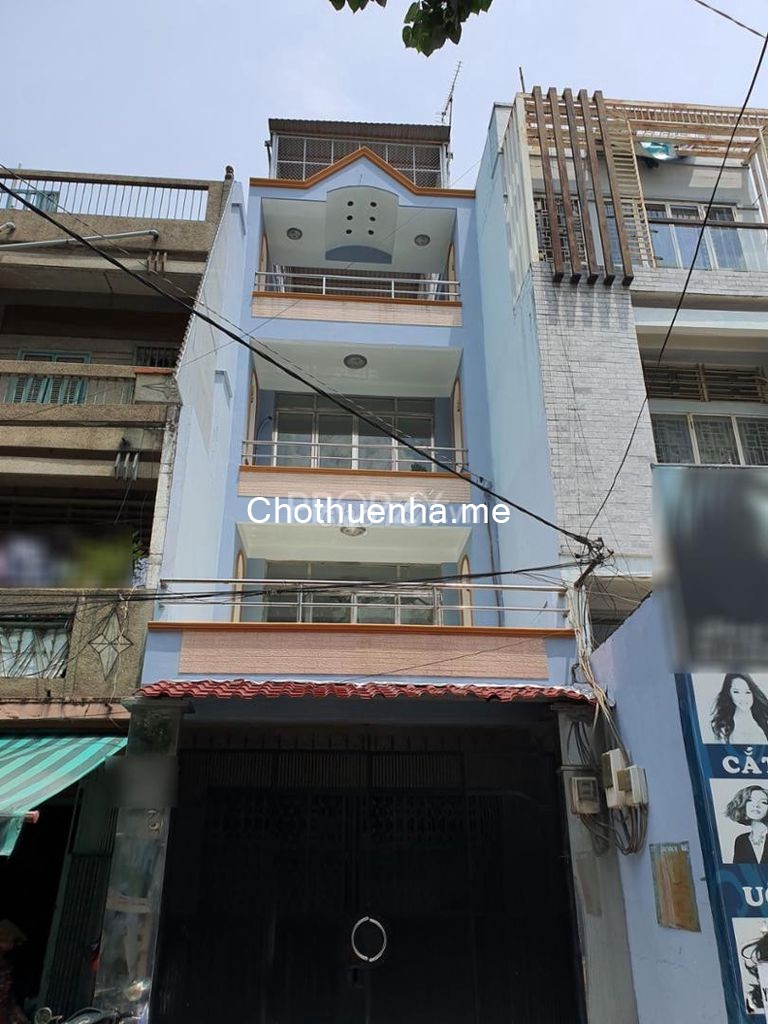 Cho thuê nhà nguyên căn 1 trệt 2 lầu và 2 sân thượng, có 4 phòng ngủ tại Nguyễn Chí Thanh, Quận 11