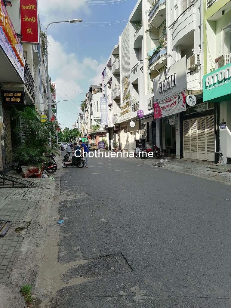 Cần cho thuê căn nhà tại Phú Nhuận, đường hẻm rộng rãi thuận tiện kinh doanh