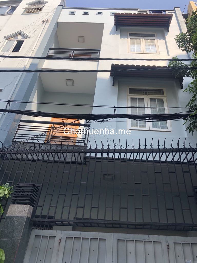 Cho thuê căn nhà 180m2, 1 trệt và 4 lầu tại đường Nguyễn Gia Trí ( D2 cũ ) Bình Thạnh. Giá thuê 30 triệu/tháng