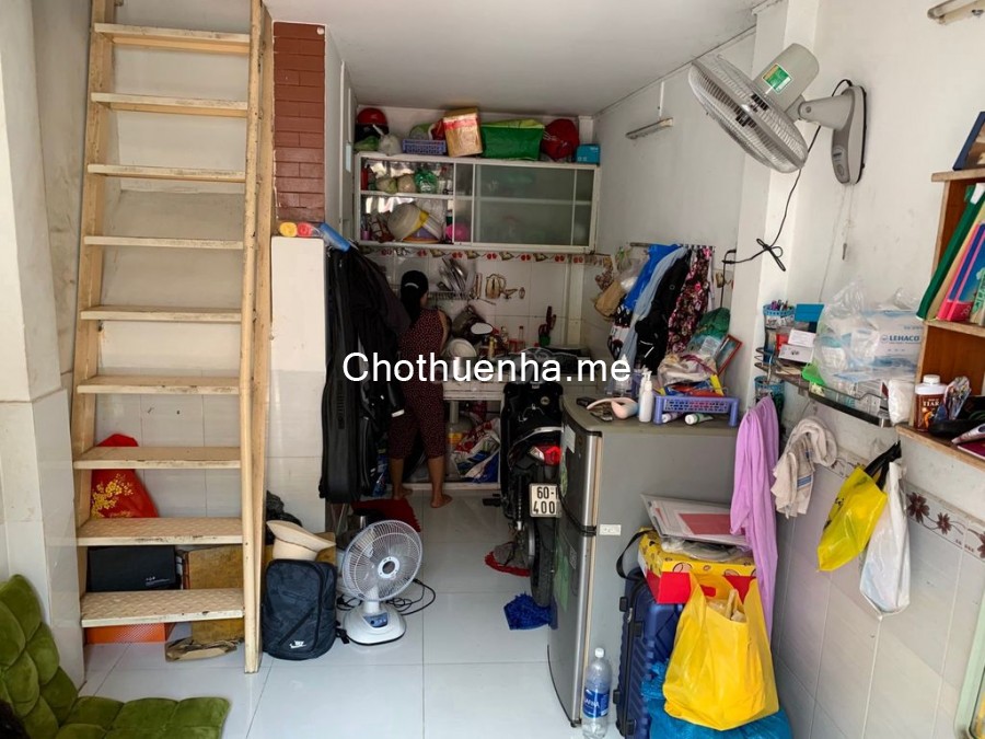 Cho thuê nhà Quận Bình Thạnh, dt nhỏ 18m2, 1 trệt, 1 lừng, giá 5 triệu/tháng, lh 0947108447