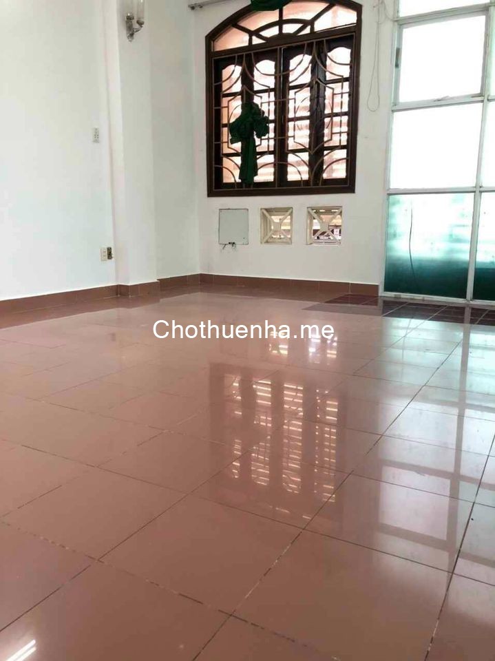 Cần cho thuê nhà rộng 48m2, 1 trệt, 3 lầu, sân thượng, giá 25 triệu/tháng, mt 256 Nguyễn Văn Đậu, Bình Thạnh