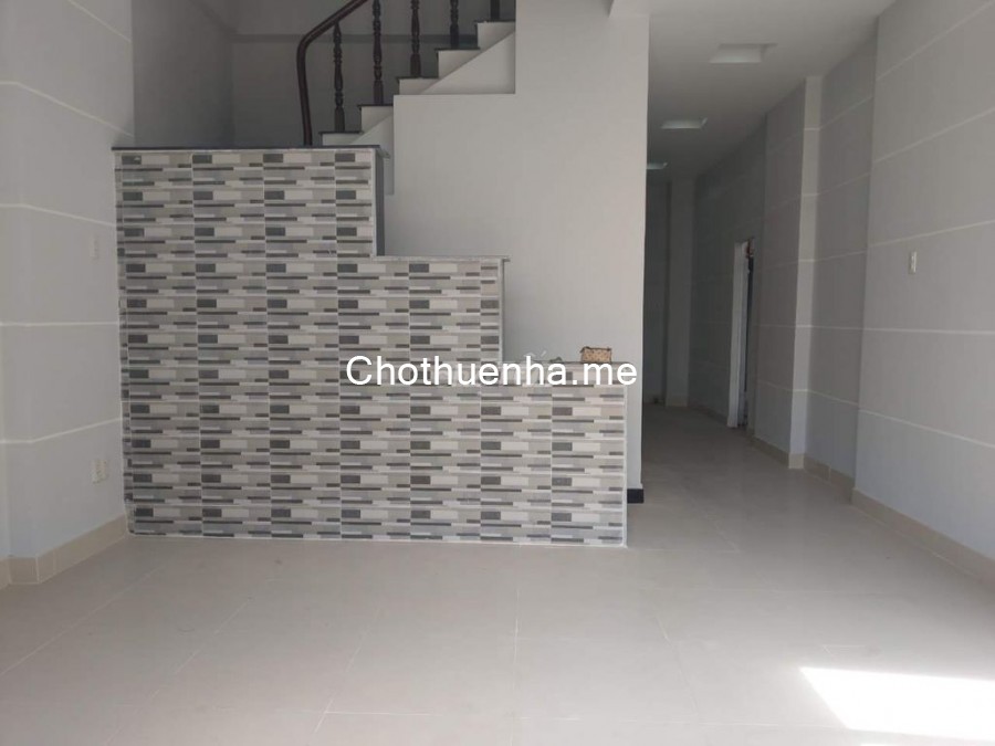 Cho thuê nhà chính chủ 200m2, 3 tầng đúc kiên cố, giá 9 triệu/tháng, hẻm Lê Văn Lương, Nhà Bè