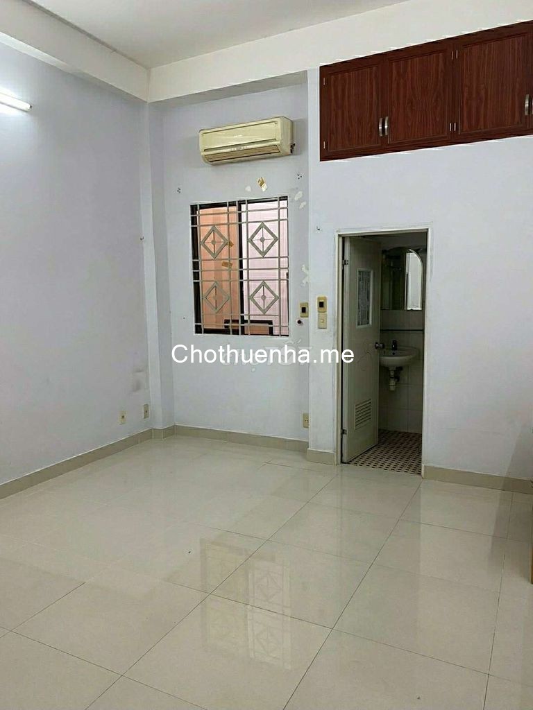 Có nhà rộng 52m2, 2 tầng đúc kiên cố, hẻm Tân Hương, Tân Phú, giá 10 triệu/tháng, LHCC