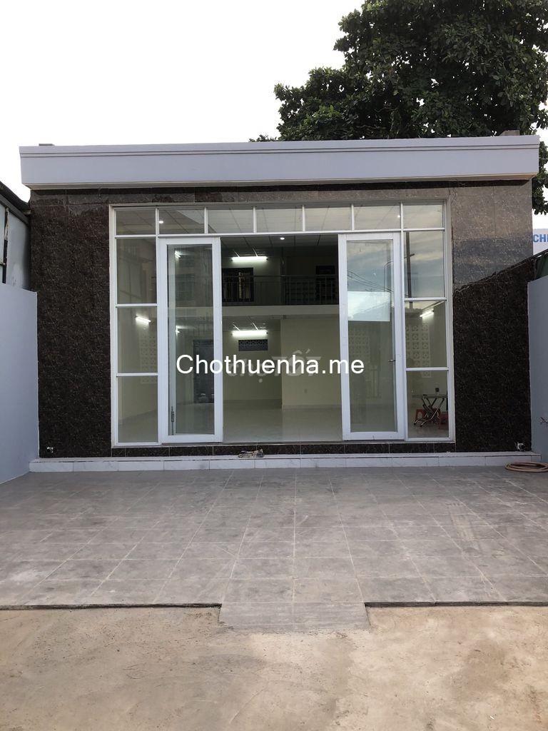 Có nhà rộng 140m2, 3 tầng, hẻm Lê Trọng Tấn, Quận Tân Phú, giá 15 triệu/tháng