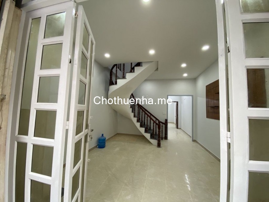 Vừa sơn sửa lại cần cho thuê nhà Luỹ Bán Bích, Quận Tân Phú, rộng 68m2, 2 tầng, giá 12 triệu/tháng