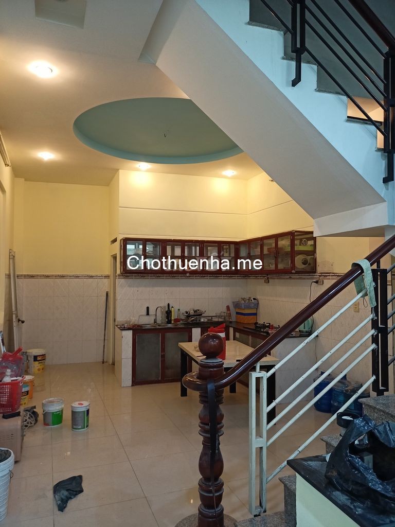 Nhà khu an ninh Quận Bình Tân, dtsd 60m2, 2 tầng, sân thượng, giá 6.5 triệu/tháng, lh 0909816717