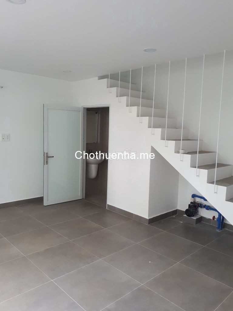 Cho thuê nguyên căn 95m2, 3 tầng kiên cố, hẻm đường D1, Bình Thạnh, giá 18 triệu/tháng