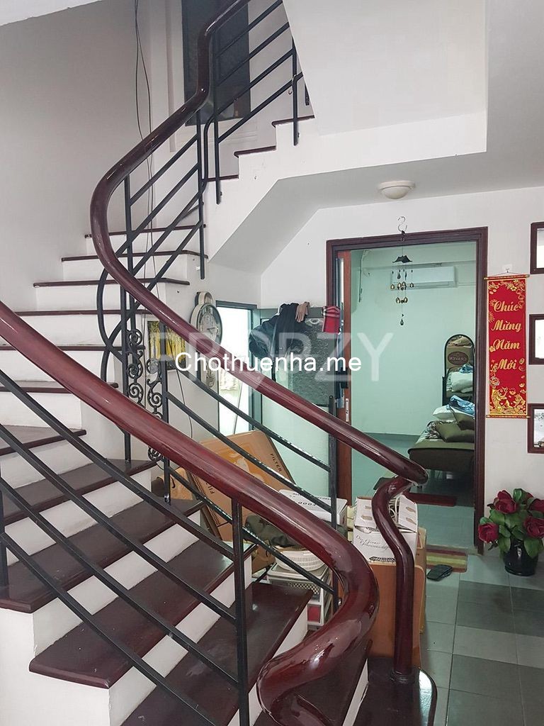 Cho thuê nhà làm căn hộ dịch vụ Quận Phú Nhuận, dt 60m2, 8 pn, giá 30 triệu, lh 0901886016
