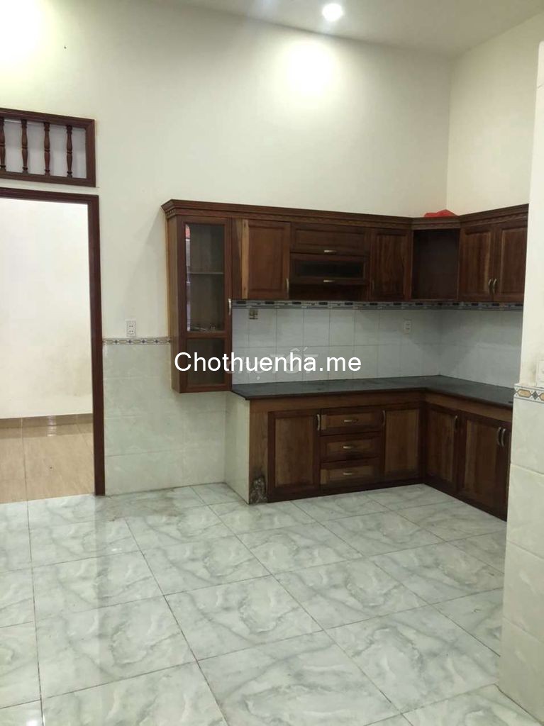 Cho thuê nhà rộng 67m2, 1 trệt, 2 lầu đúc, giá 7.5 triệu/tháng, đường Tân Chánh Hiệp 18