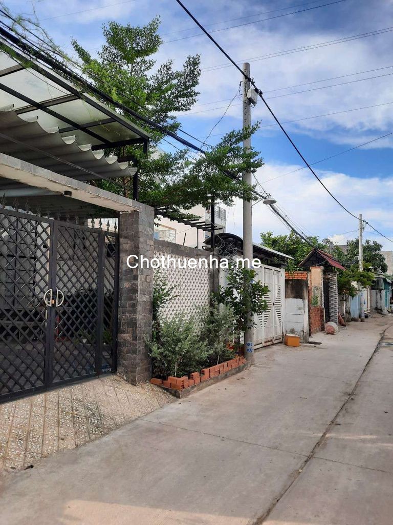 Trống nhà đẹp còn mới cần cho thuê giá 10 triệu/tháng, dtsd 120m2, 3 tầng, đường số 11, Thủ Đức