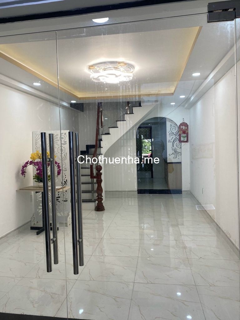 Trống nhà rộng 52m2, 2 tầng cần cho thuê giá 10 triệu/tháng, hẻm Trần Xuân Soạn