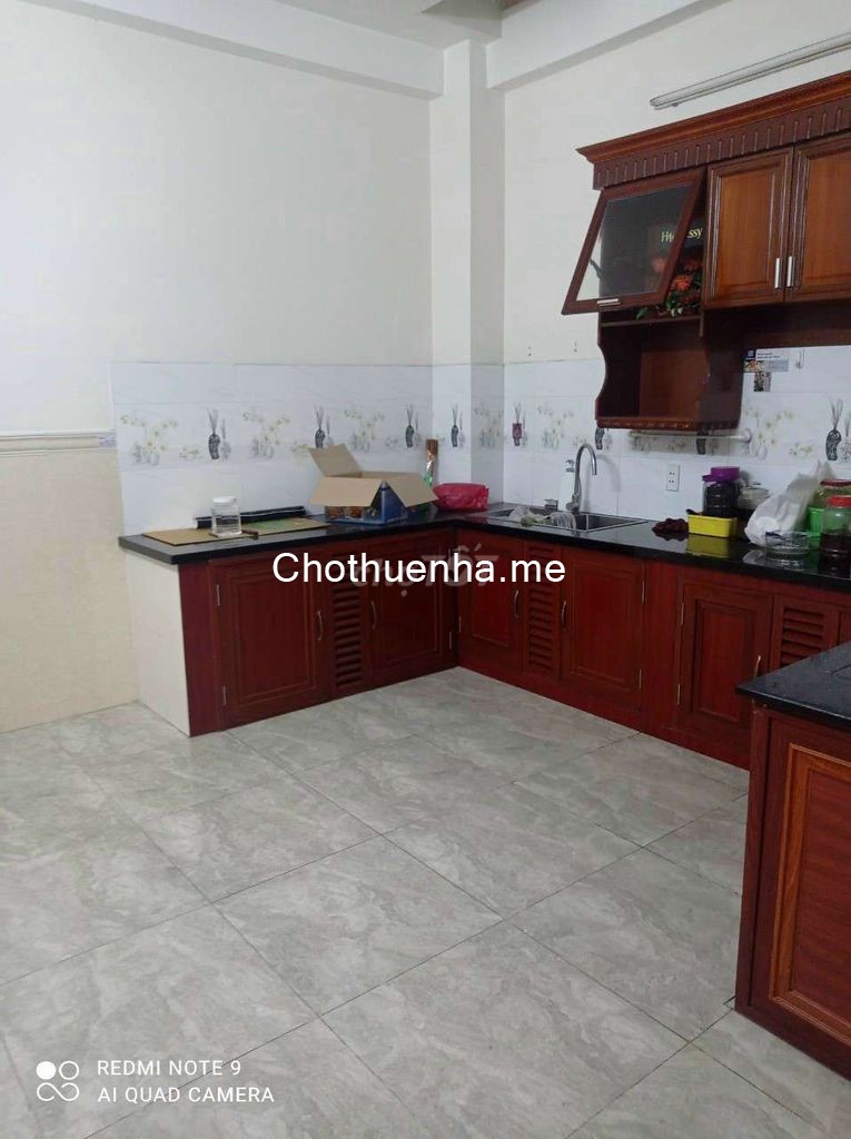 Chính chủ cần cho thuê 3 tầng đúc, dt 48m2, còn mới, hẻm đường 18, Bình Tân, giá 10 triệu/tháng