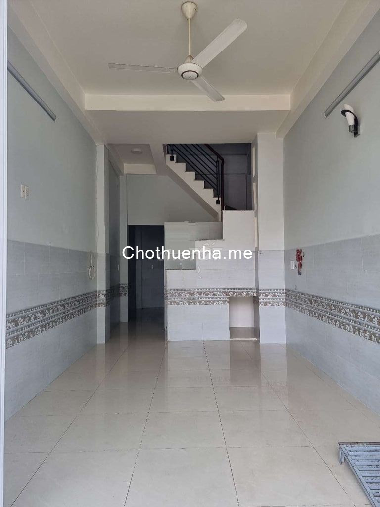 Cần cho thuê nhà Tống Văn Hên, Quận Tân Bình, dtsd 40m2, 3 tầng, giá 10 triệu/tháng