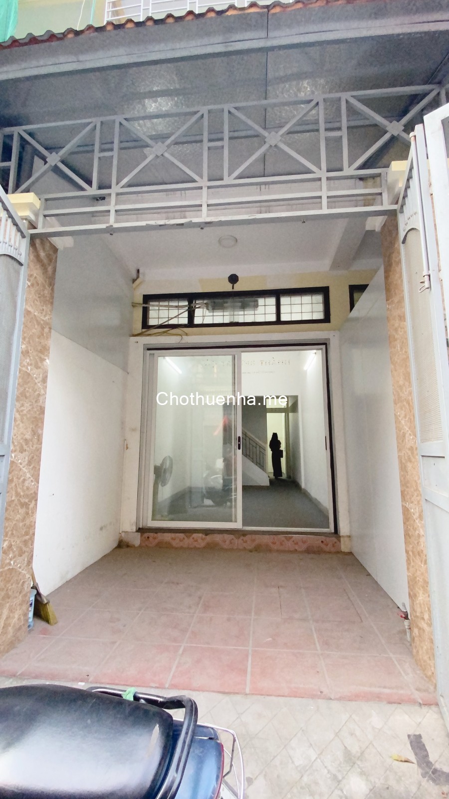 Cho thuê nhà mặt phố Đông Quan, Quan Hoa, khu sầm uất, dtsd 45m2 x 4 tầng