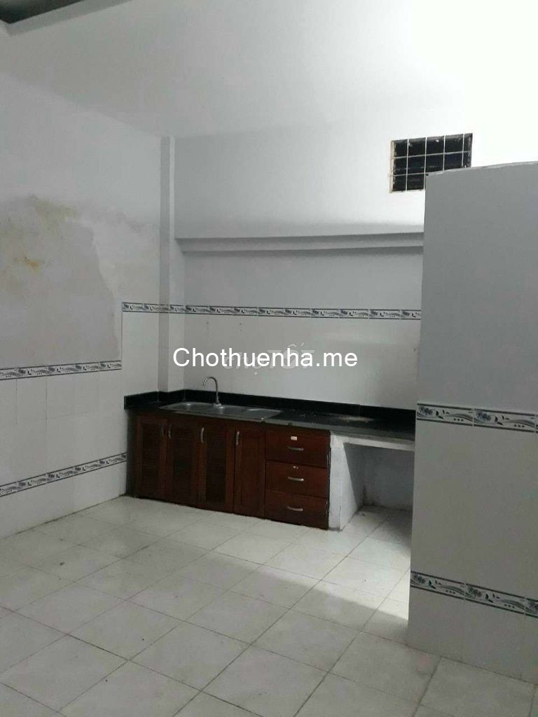 Cho thuê nhà rộng 75m2, cấp 4 một trệt, tường dán gạch, giá 7 triệu/tháng, hẻm Nguyễn Thái Sơn