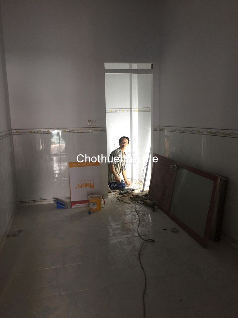 Nguyên căn chủ cần cho thuê Quận Tân Bình, 2 tầng, dt 40m2, giá 5.5 triệu/tháng, lh 0933885385