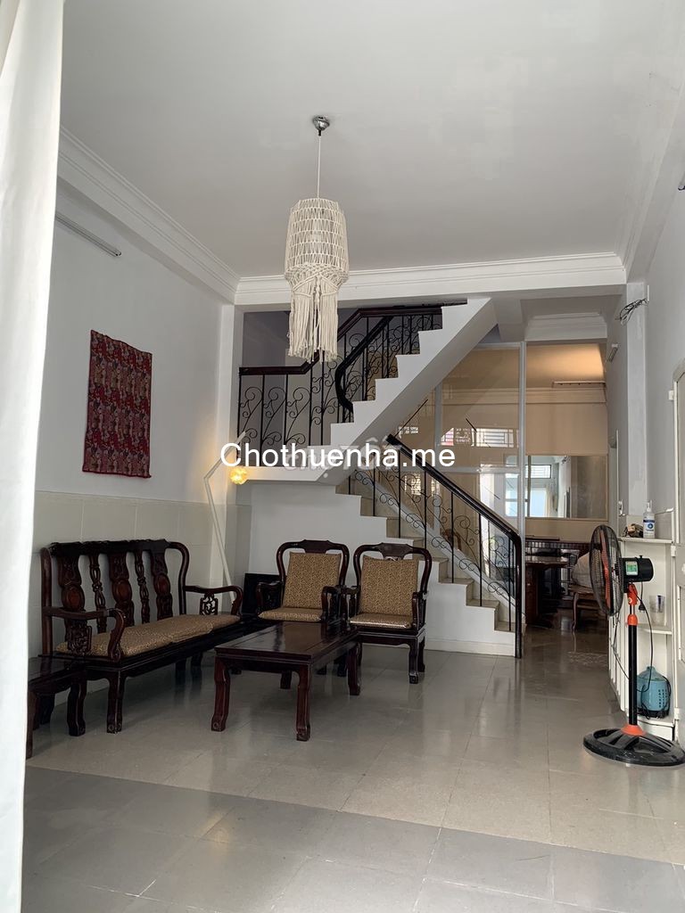 Chính chủ cần cho thuê nhà 56m2, 3 tầng đúc, 4 pn, hẻm Nguyễn Bỉnh Khiêm, Quận 1, giá 16 triệu