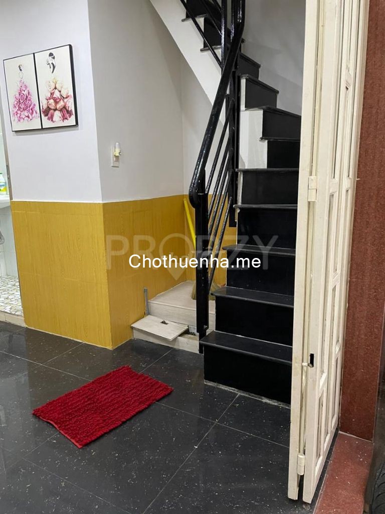 Cho thuê nhà nguyên căn Quận 1, 2 tầng, dt 16m2, giá 10 triệu/tháng, lh 0901886213