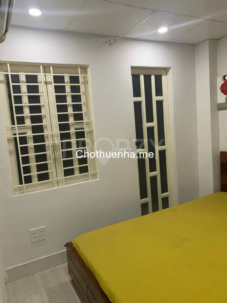 Cho thuê nhà nguyên căn Quận 1, 2 tầng, dt 16m2, giá 10 triệu/tháng, lh 0901886213