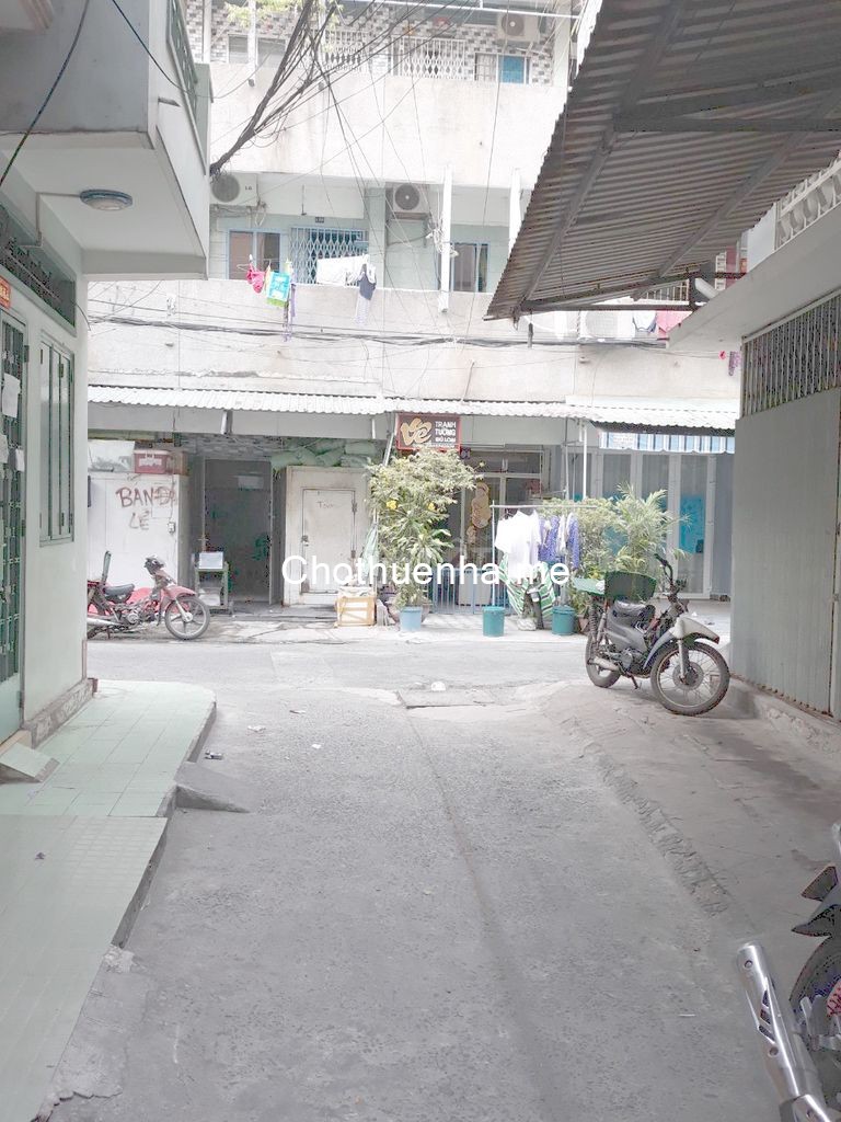 Nhà hẻm 702 Võ Văn Kiệt, Quận 5 cần cho thuê nguyên căn giá 10 triệu/tháng, dtsd 35m2