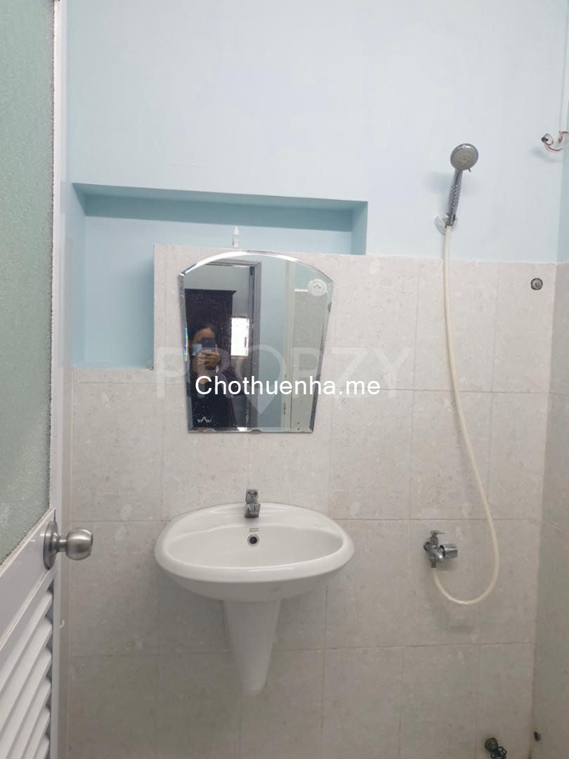 Cho thuê nhà nguyên căn hẻm thoáng đường Trần Quang Diệu Quận 3