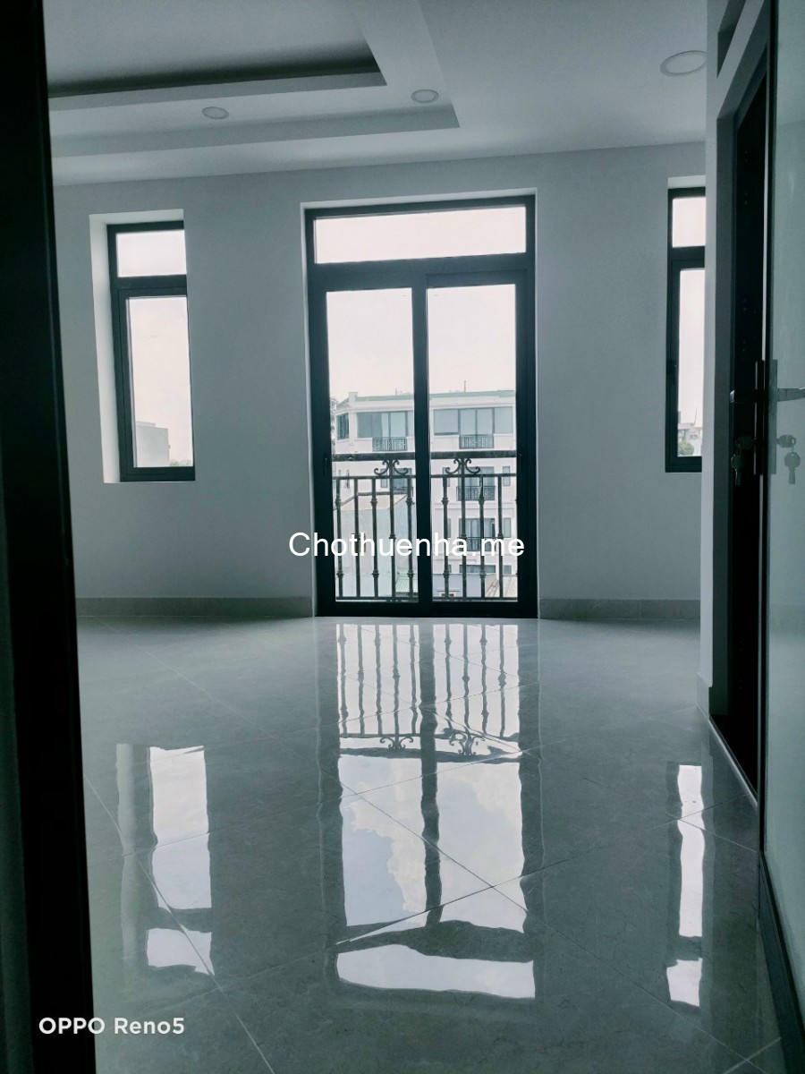 Nhà mới xây Dương Quảng Hàm P5 Gò Vấp 5pn 5wc.