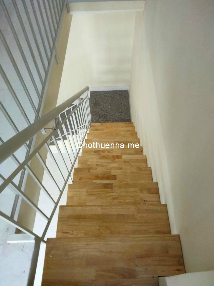 Nhà mới xây P16 4x20. 4 phòng ngủ, 2 phòng khách. Hẻm xe tải