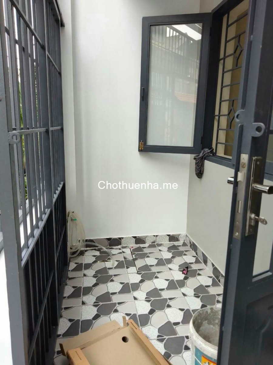 Nhà mới xây P16 4x20. 4 phòng ngủ, 2 phòng khách. Hẻm xe tải