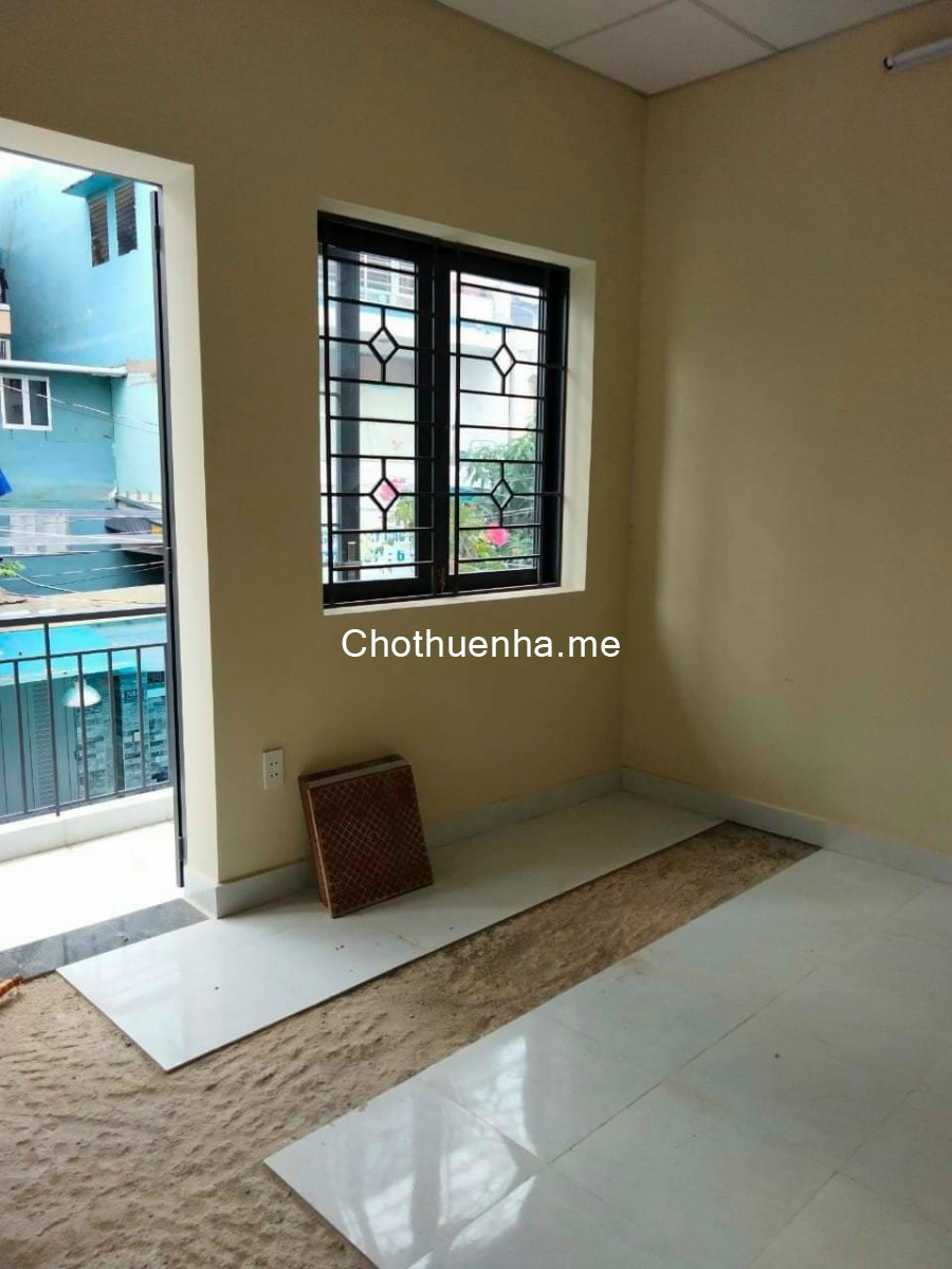 Nhà mới xây P16 4x20. 4 phòng ngủ, 2 phòng khách. Hẻm xe tải