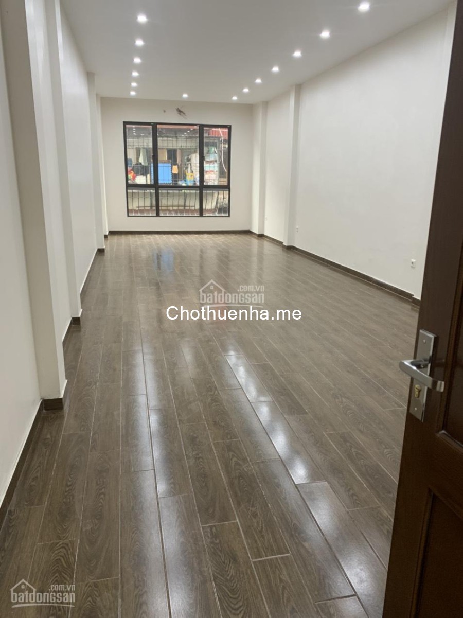 Cho thuê nhà đẹp giá rẻ tại Giang Văn Minh, 45m2 x 5T, đầy đủ nội thất, 13tr/tháng