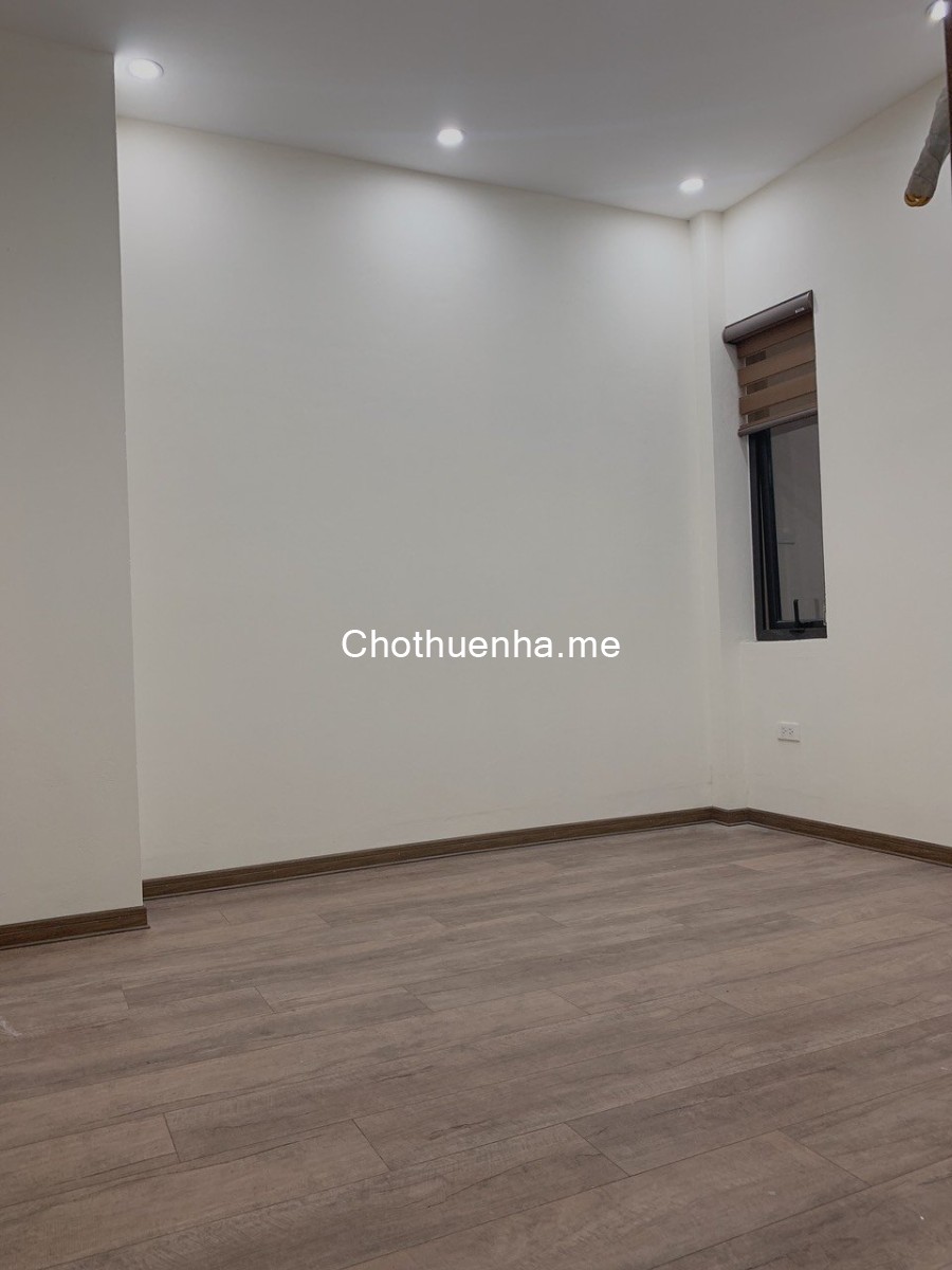 Cho thuê nhà tại phố Vĩnh Phúc, DT 65m2 x 5T, full đồ, giá 14tr/tháng