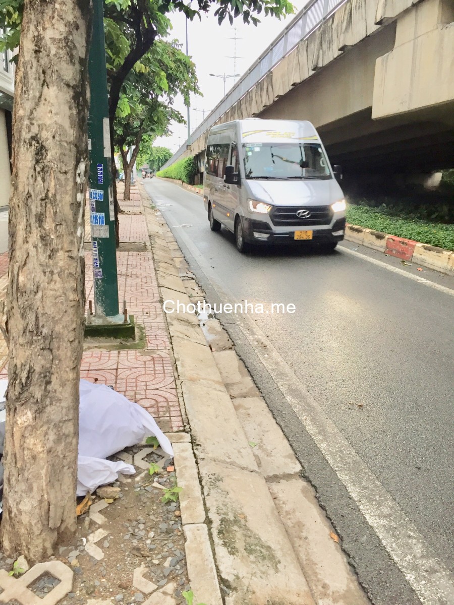 Cho thuê nhà mặt tiền 6 lầu mới xây 100% có thang máy giá bán 30 triệu/tháng