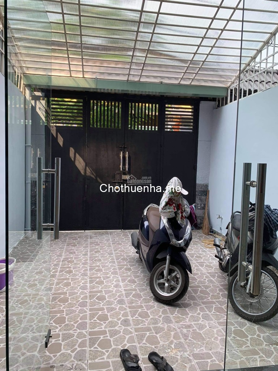 Cho thuê nhà mặt tiền đường Hồng Hà, Phường 9, Quận Phú Nhuận
