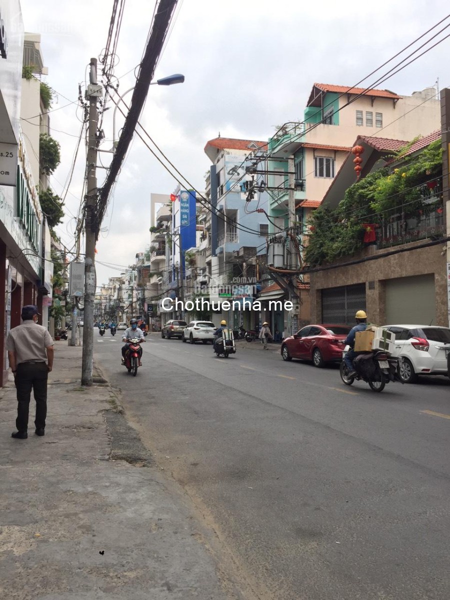 Cho thuê nhà mặt tiền Huỳnh Văn Bánh, phường 13 khu thời trang 9x20m 2 lầu cầu thang cuối nhà