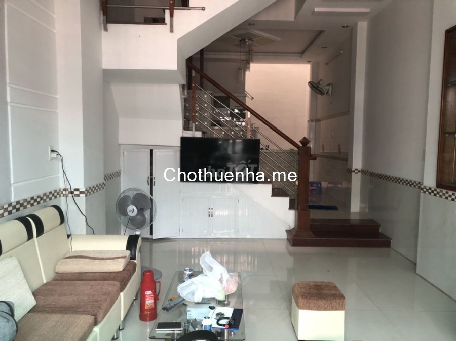 Cần cho thuê nhà rộng 60m2, giá 10 triệu/tháng, khu dân cư Phạm Văn Bạch, Tân Bình