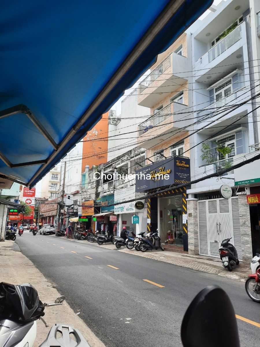 Nhà góc mặt hẻm đối diện chợ Nguyễn Đình Chiểu xe ô tô vào được
